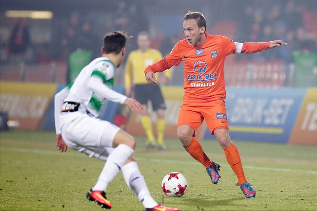 与前场合围 与前场合围